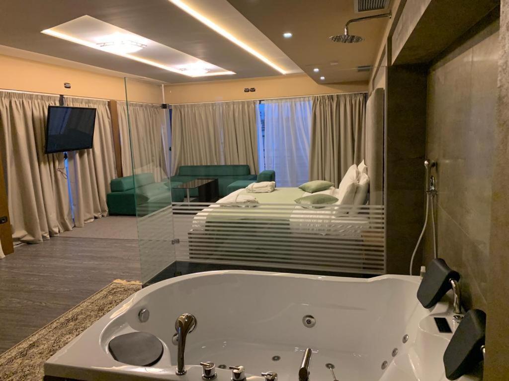 Albanopolis Hotel Tiran Dış mekan fotoğraf